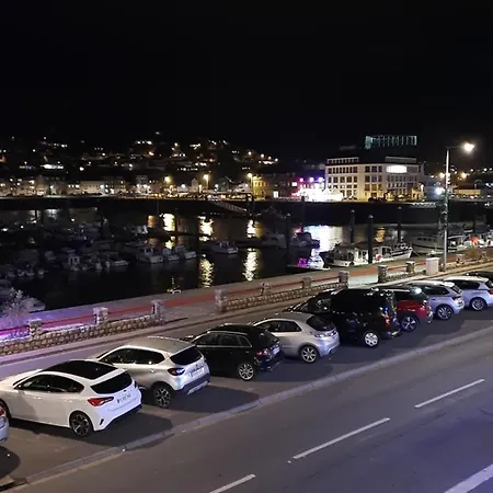 Port De *